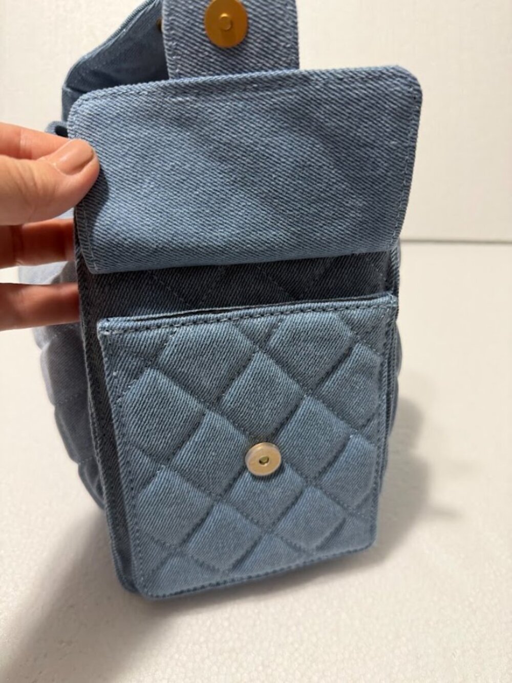 Blue Quilted Denim Chain Shoulder Bag Gold Tone Drawstring Tote - Picture 2 of 7
